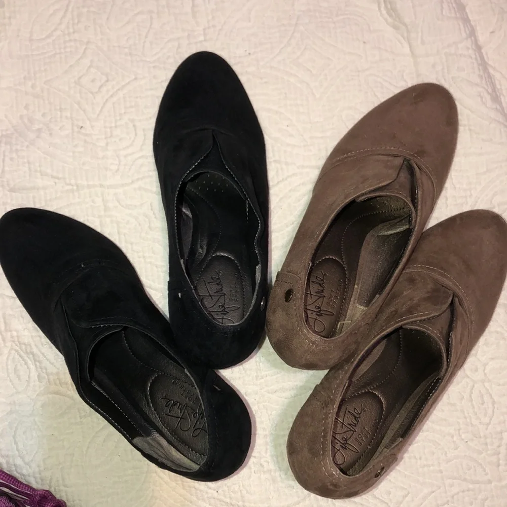 Life Stride soft system shoes. 2pairs